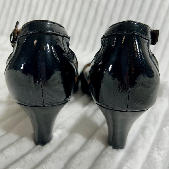 Sofft Black Patent Leather T Strap Open Toe Carlina High Heel Sandal Size 7M - Picture 8 of 13